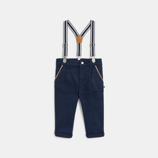 بنطال بكسرات وحمالات باللون الأزرق للأولاد الصغار